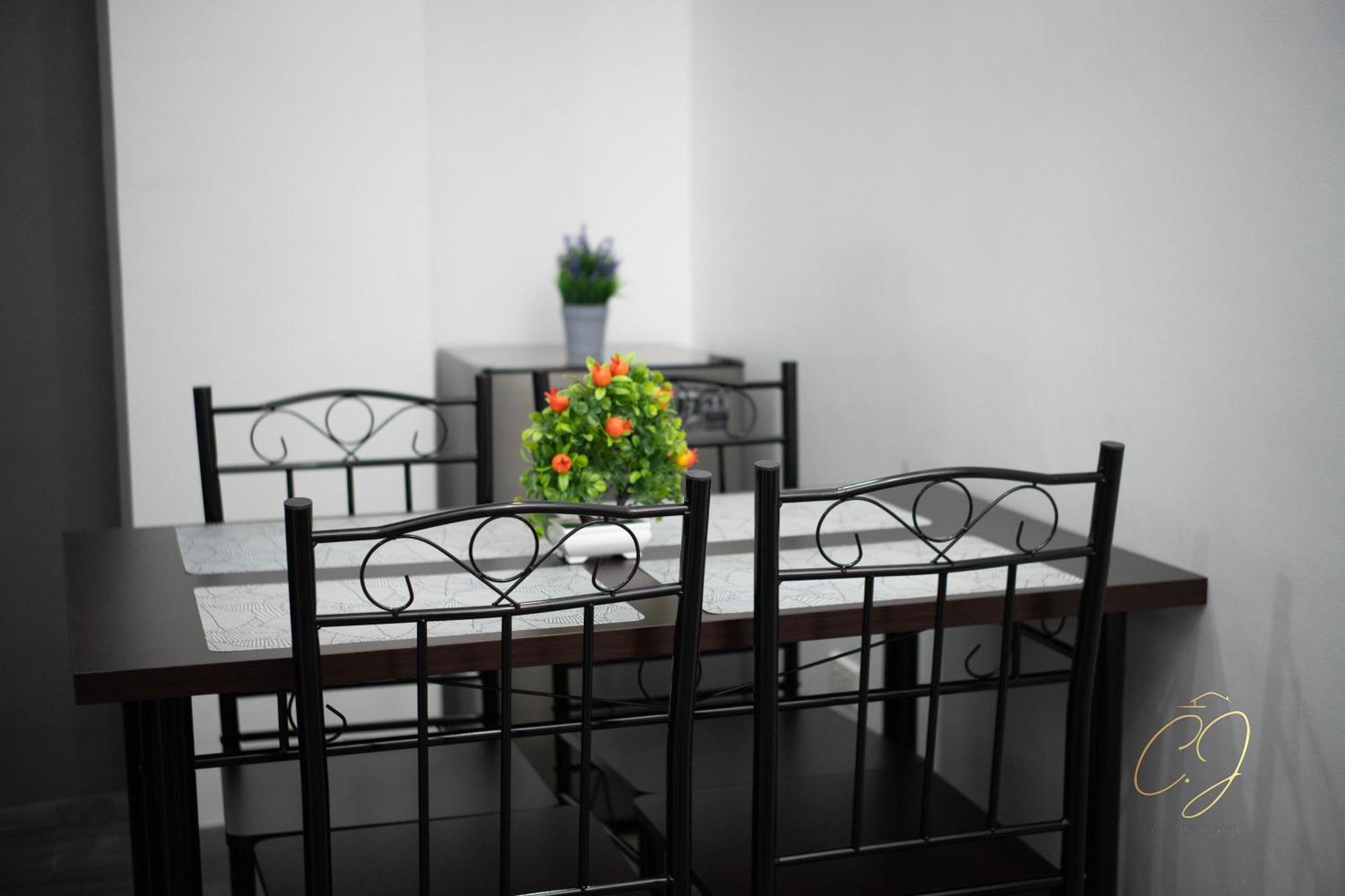 Cj Apartments Olongapo Exterior foto